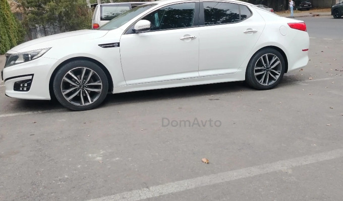 Kia K5 2013 года