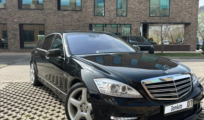 Mercedes-Benz S-Класс 2006 года