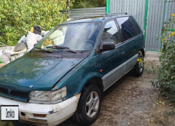 Mitsubishi Space Runner 1993 года