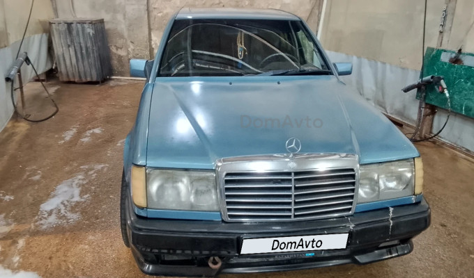 Mercedes-Benz E-Класс 1987 года