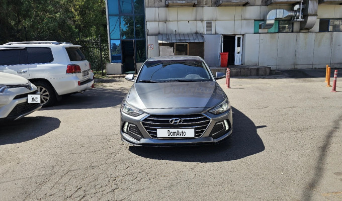 Hyundai Elantra 2016 года