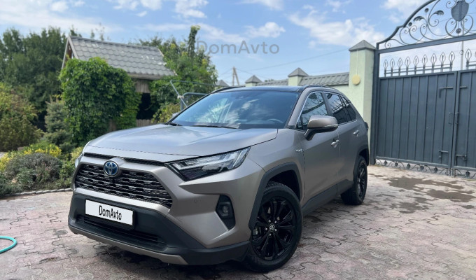 Toyota RAV4 2024 года