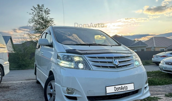 Toyota Alphard 2005 года