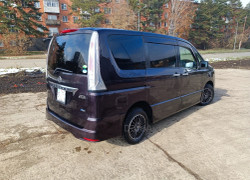 Nissan Serena 2011 года