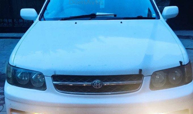 Nissan R'nessa 1997 года