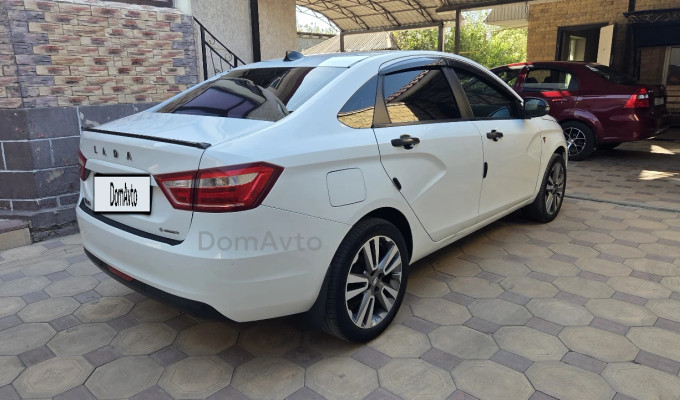 ВАЗ (Lada) Vesta 2017 года