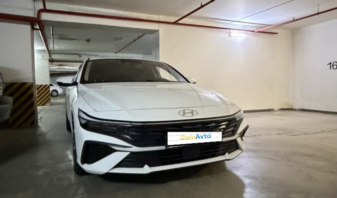 Hyundai Elantra 2024 года