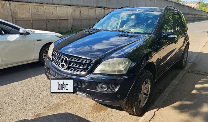 Mercedes-Benz ML-Класс 2005 года