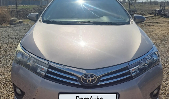 Toyota Corolla 2015 года