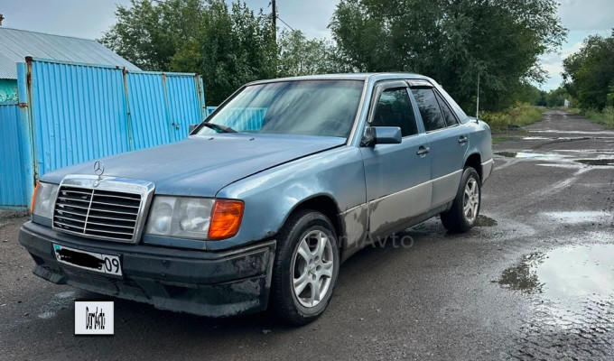 Mercedes-Benz E-Класс 1992 года