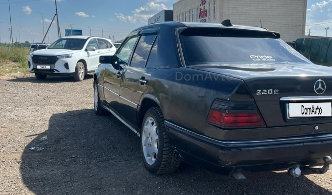 Mercedes-Benz E-Класс 1994 года