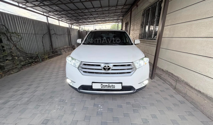 Toyota Highlander 2011 года