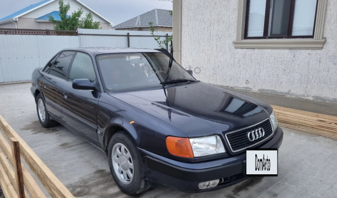 Audi 100 1993 года