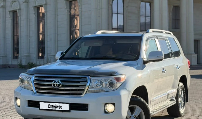 Toyota Land Cruiser 2012 года