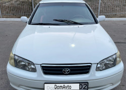 Toyota Camry 2001 года