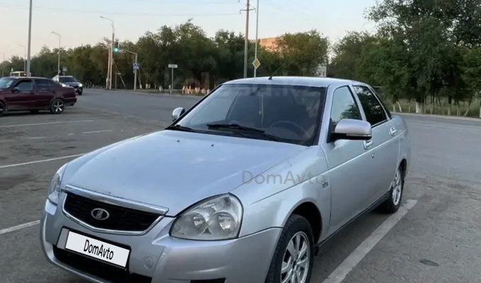 ВАЗ (Lada) Priora 2013 года