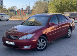 Toyota Camry 2005 года
