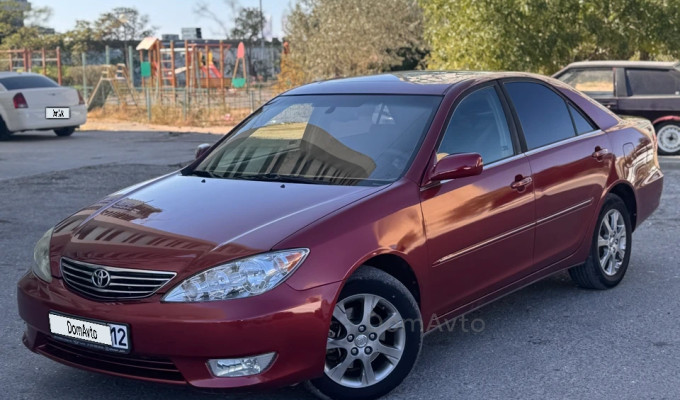 Toyota Camry 2005 года