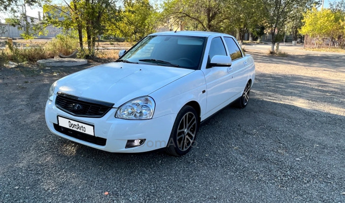 ВАЗ (Lada) Priora 2015 года