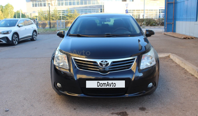 Toyota Avensis 2009 года
