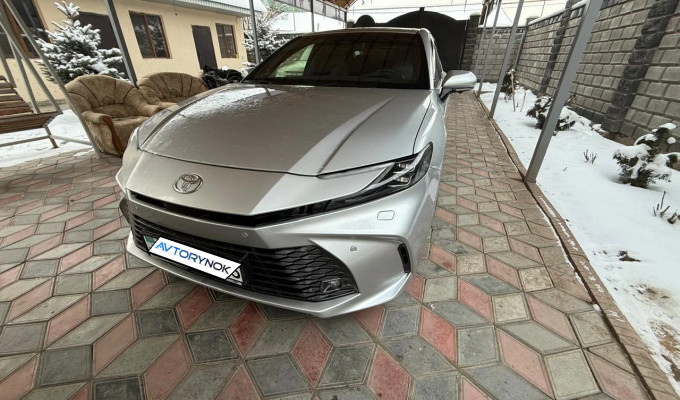 Toyota Camry 2024 года