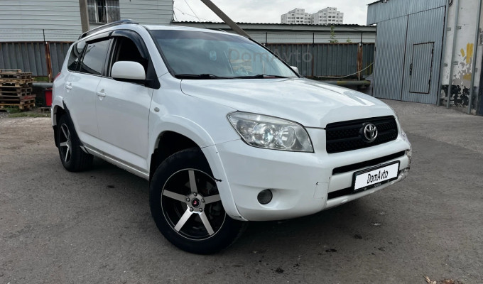 Toyota RAV4 2007 года