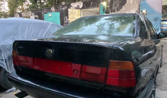 BMW 5 серия 1990 года