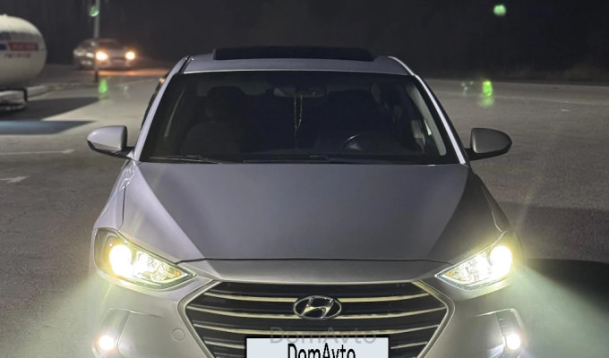 Hyundai Elantra 2017 года