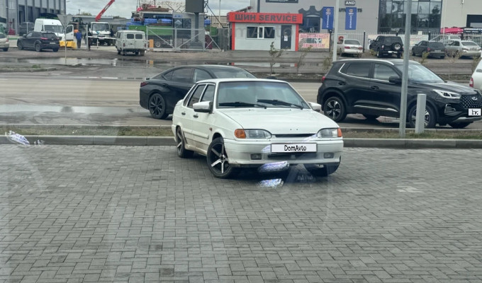 ВАЗ (Lada) 2115 2012 года