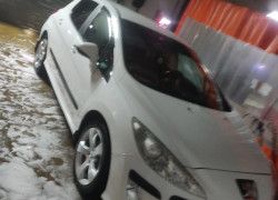 Peugeot 308 2009 года