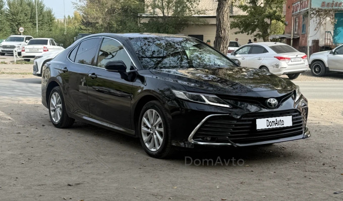 Toyota Camry 2023 года