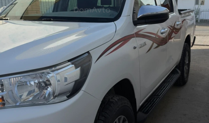 Toyota Hilux 2021 года
