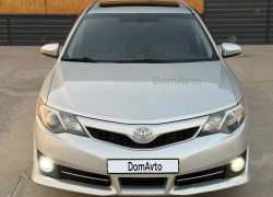 Toyota Camry 2013 года