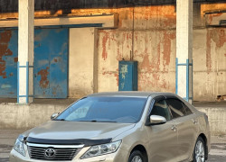 Toyota Camry 2012 года
