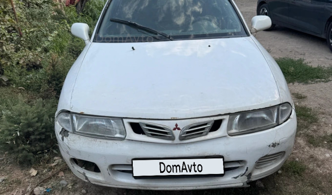 Mitsubishi Carisma 1995 года
