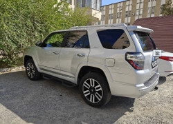 Toyota 4Runner 2016 года