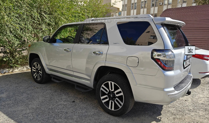 Toyota 4Runner 2016 года