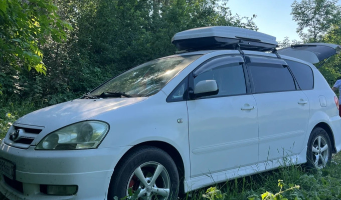 Toyota Ipsum 2003 года