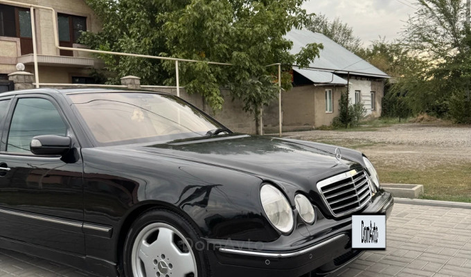 Mercedes-Benz E-Класс 2001 года