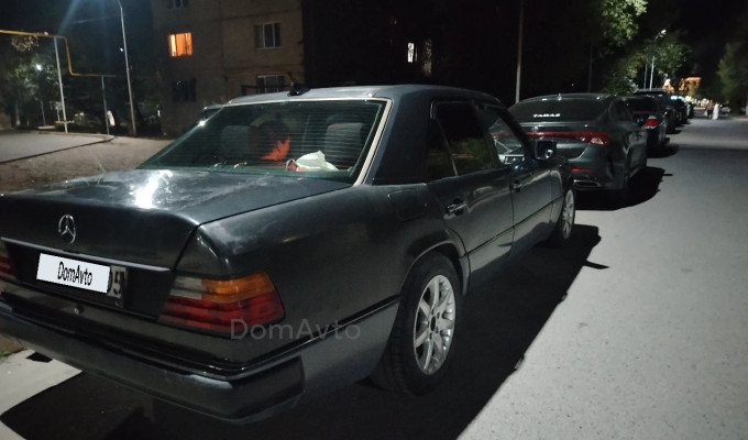 Mercedes-Benz E-Класс 1991 года