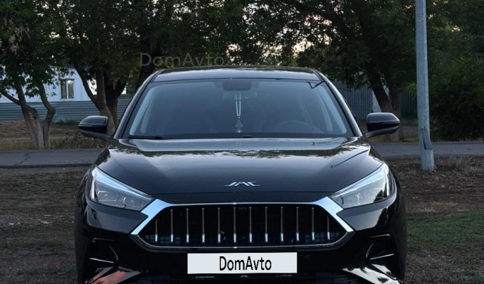 JAC J7 2025 года