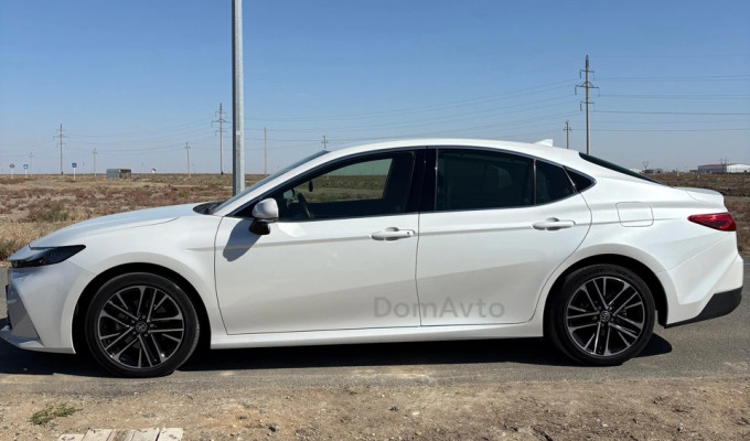 Toyota Camry 2024 года
