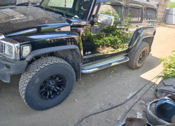 Hummer H3 2008 года
