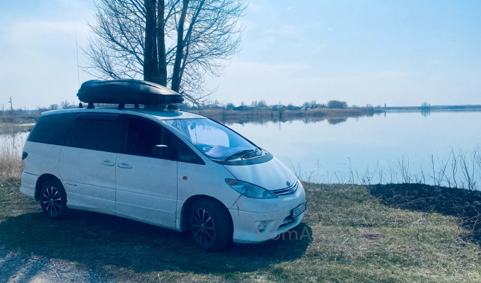 Toyota Estima 2005 года