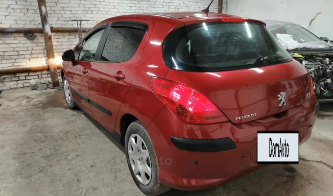 Peugeot 308 2010 года