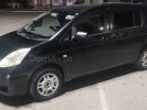 Toyota Isis 2005 года