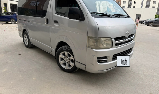 Toyota Hiace 2006 года