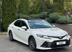 Toyota Camry 2022 года