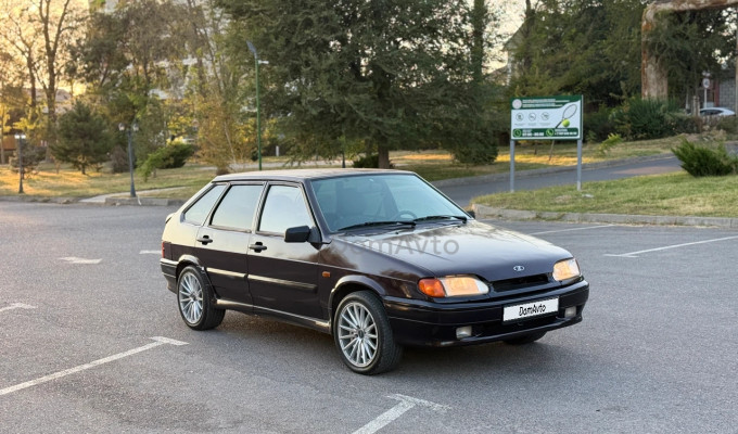 ВАЗ (Lada) 2114 2012 года