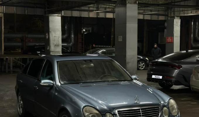Mercedes-Benz E-Класс 2004 года